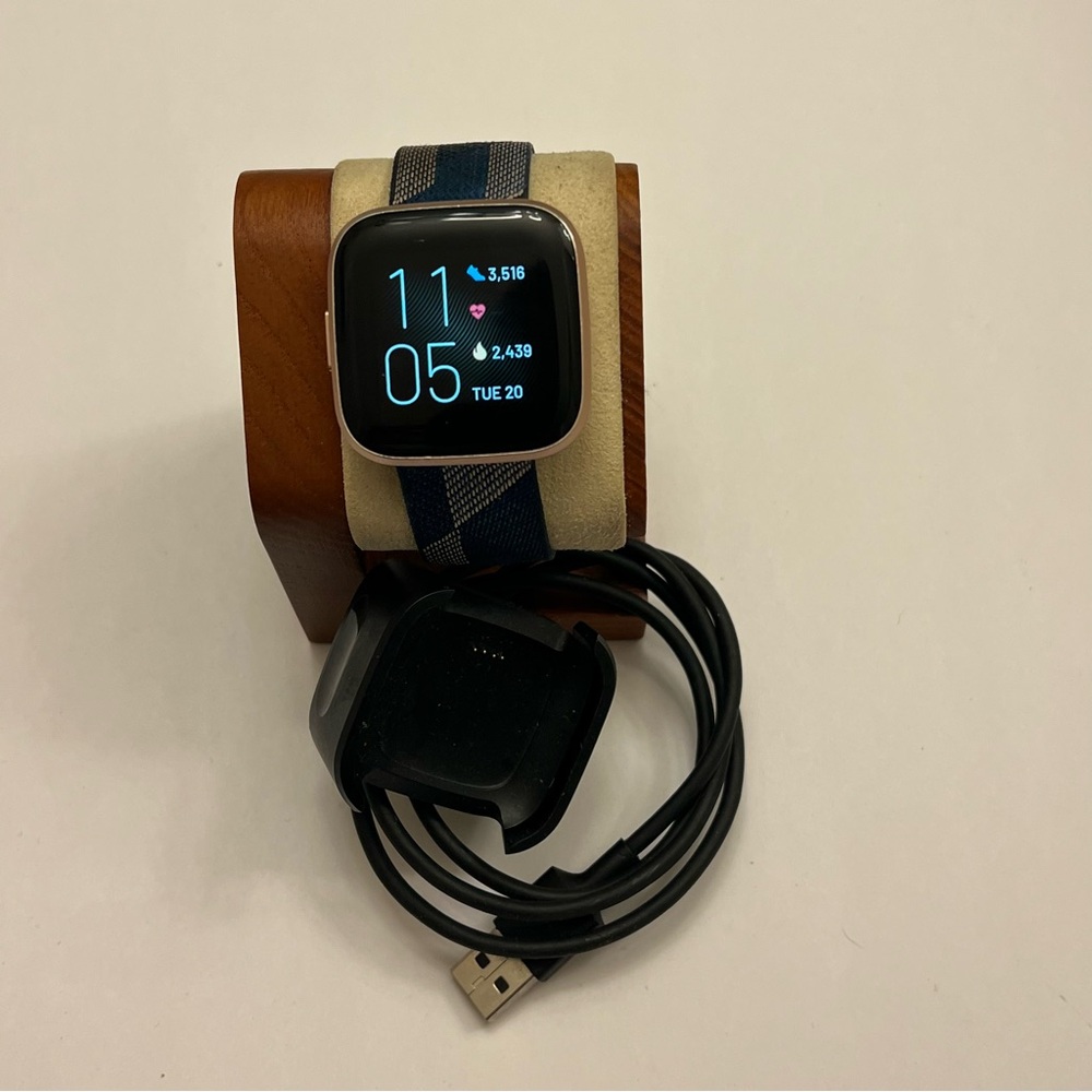 FITBIT Versa 2 (Special edition, tested, Charger included)‎